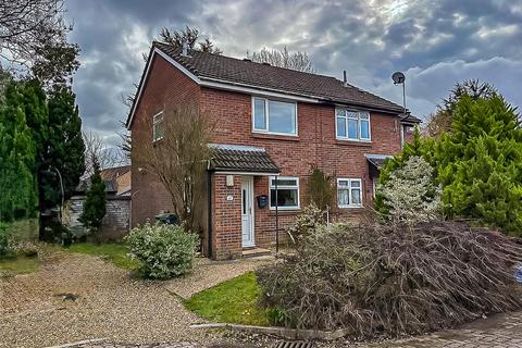 2 bedroom semi-detached house to rent, Fairview Close, Cardiff CF3