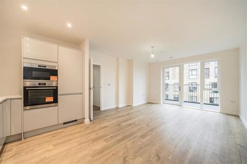 2 bedroom flat to rent, Vousden Grove, London SE28