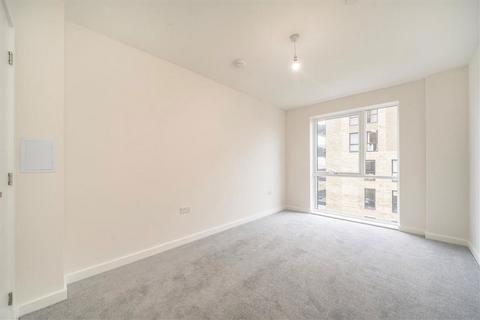 2 bedroom flat to rent, Vousden Grove, London SE28