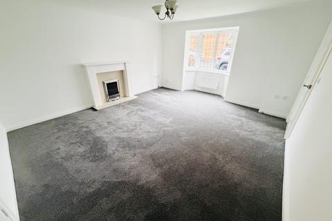 4 bedroom detached house to rent, Waterway Court, Birmingham B14
