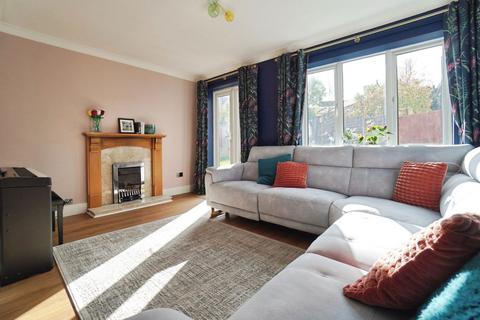 3 bedroom detached house for sale, Rayner Way, Halstead CO9