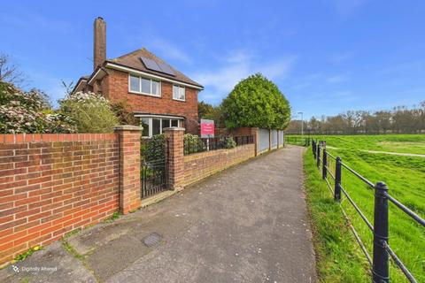 4 bedroom detached house for sale, Walden Grove, Cambridgeshire PE29