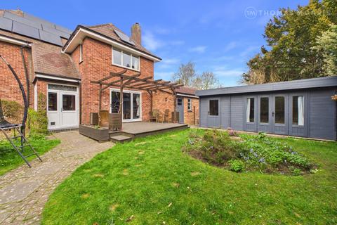 4 bedroom detached house for sale, Walden Grove, Cambridgeshire PE29