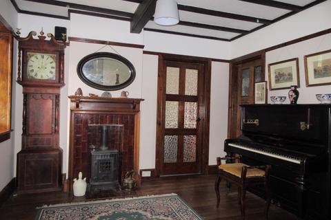 5 bedroom detached house for sale, Great Austins, Farnham, GU9 8JQ