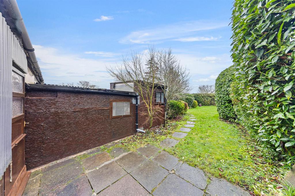 73 Drayton Rd Web06.jpg
