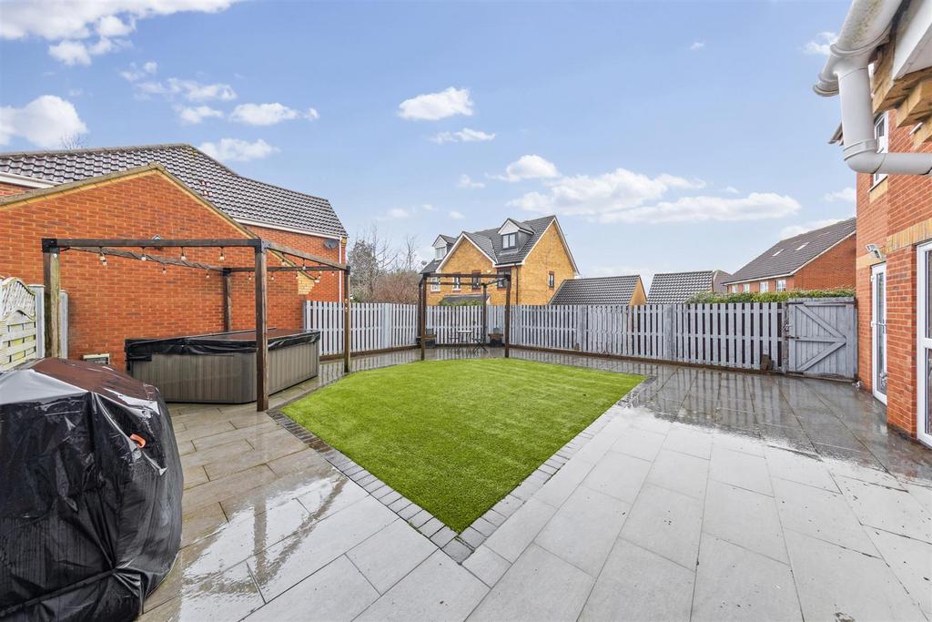 10 Portishead Dr Web06.jpg