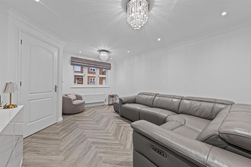 10 Portishead Dr Web12.jpg
