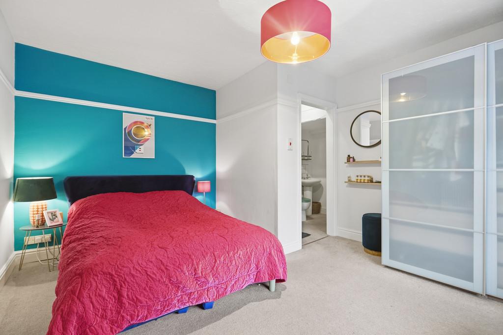 6 High Street 32