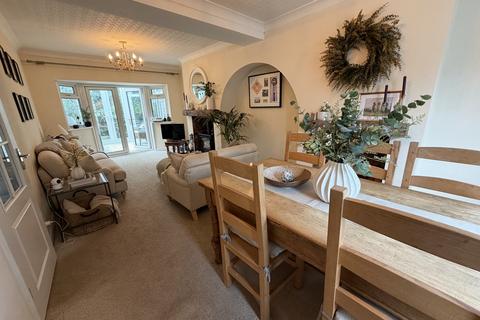 3 bedroom semi-detached house for sale, Coombe Road, Solihull B90
