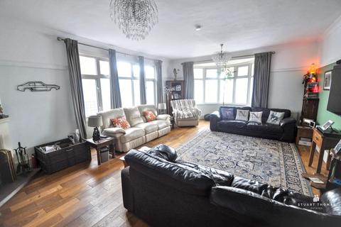 4 bedroom chalet for sale, Benfleet Road