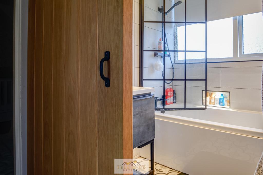 Bathroom 1.1