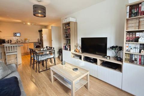 2 bedroom apartment for sale, Palomino Place, Westbury