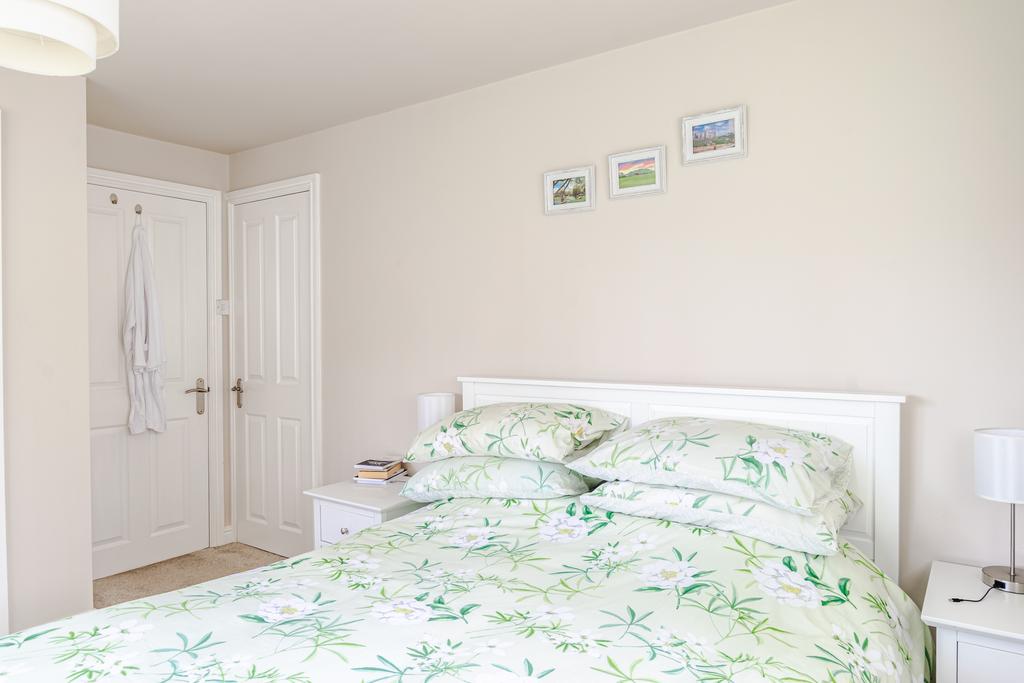 Bedroom1b