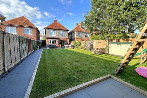 4 bedroom detached house for sale, Cowper Road, Bournemouth