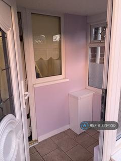 2 bedroom semi-detached house to rent, Richards Grove, St Helens, WA9