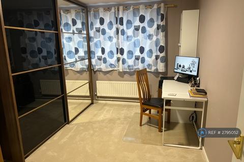 2 bedroom flat to rent, Twyford Close, Fleet, GU51