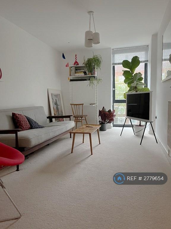 Lounge/Bedroom 2