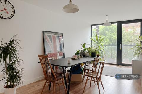 2 bedroom flat to rent, Cranston Court, London, W12