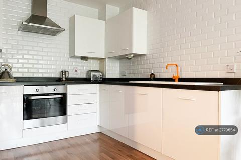 2 bedroom flat to rent, Cranston Court, London, W12