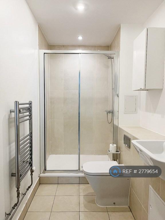 En Suite Bathroom