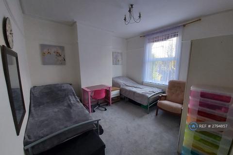 undefined, Inwood Road, Hounslow, TW3