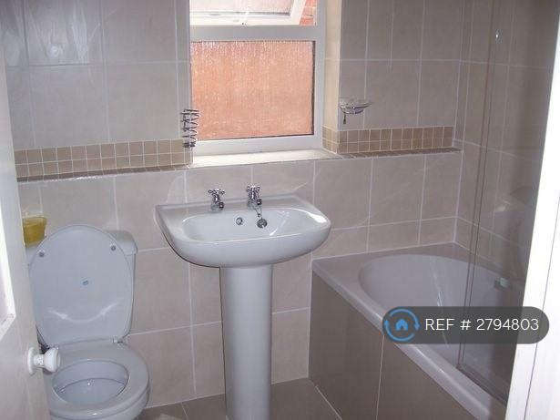 Bathroom Upstairs
