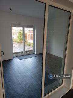 3 bedroom semi-detached house to rent, Tollemache Avenue, Leicester, LE4