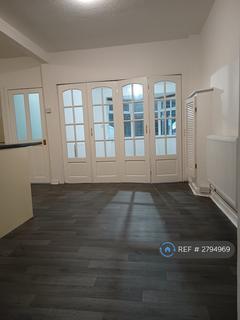 3 bedroom semi-detached house to rent, Tollemache Avenue, Leicester, LE4