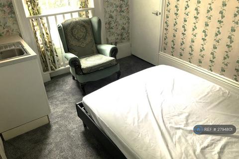 undefined, London Road, Dover, CT17
