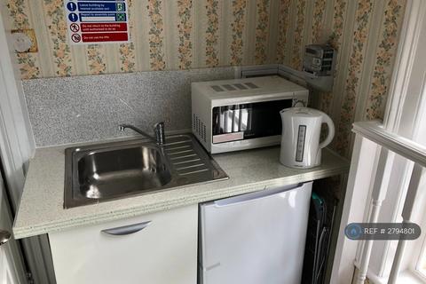 1 bedroom in a house share to rent, London Road, Dover, CT17