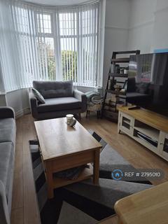 3 bedroom semi-detached house to rent, Lyndon Road, Solihull, B92