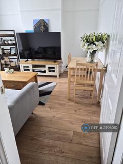 3 bedroom semi-detached house to rent, Lyndon Road, Solihull, B92