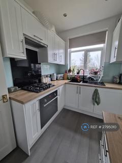 3 bedroom semi-detached house to rent, Lyndon Road, Solihull, B92