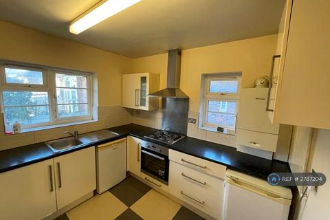 2 bedroom flat to rent, Harrowdene Close, Wembley, HA0