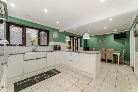 4 bedroom detached house for sale, Oaks Coppice, Horndean