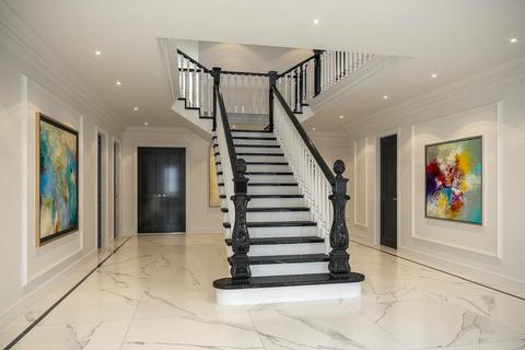 8 bedroom detached house for sale, Hawthorn Lane, Burnham