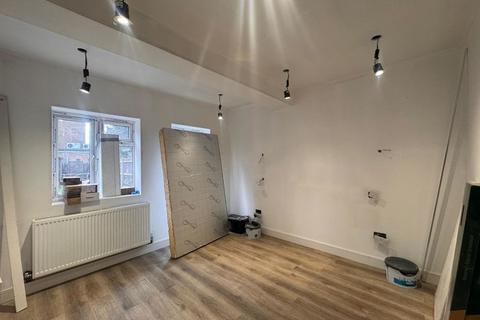 5 bedroom house to rent, Cherry Orchard, West Drayton