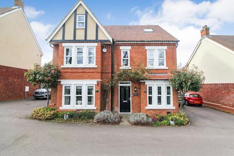 5 bedroom detached house for sale, Hebbes Close, Bedford MK42