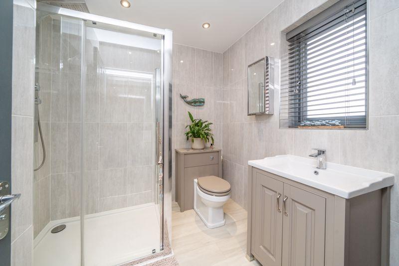 Bedroom 1 en suite