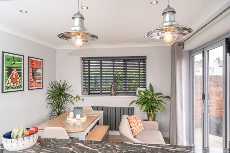 Dining kitchen