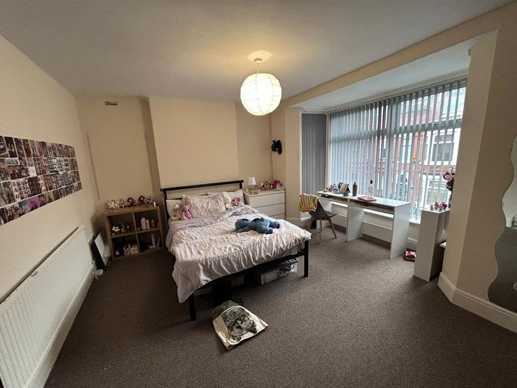 Bedroom 2 (First)