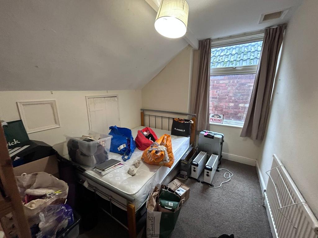 Bedroom 5 (Second)