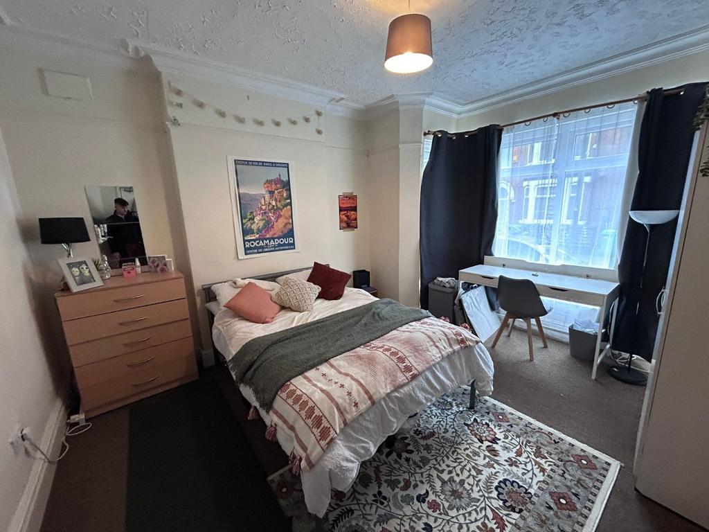 Bedroom 1 (Ground)