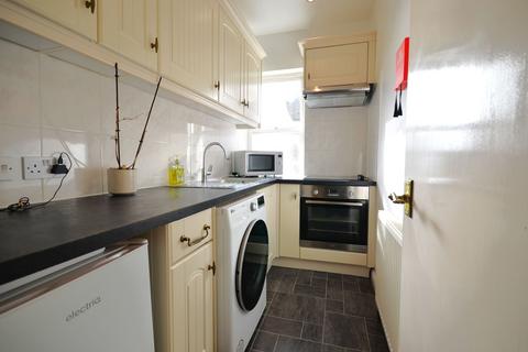 1 bedroom flat to rent, Nevern Place, Earl's Court SW5 9PR