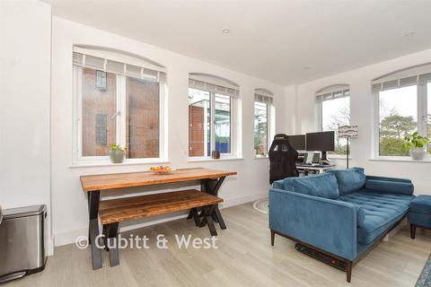 undefined, Holmes Park, Horsham RH12