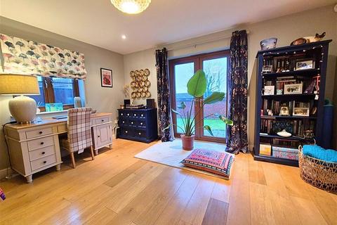 4 bedroom detached house for sale, Yew Tree Close, Shobdon, Leominster, HR6 9LU