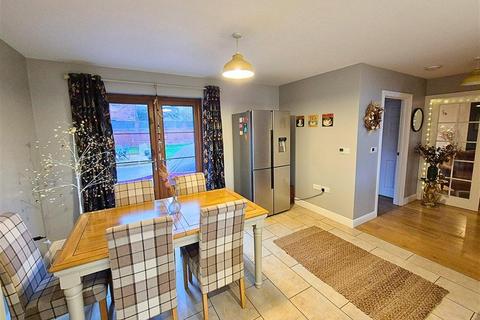 4 bedroom detached house for sale, Yew Tree Close, Shobdon, Leominster, HR6 9LU