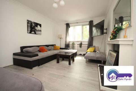 3 bedroom flat to rent, London NW1