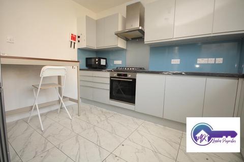 3 bedroom flat to rent, London NW1