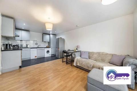 2 bedroom flat to rent, London SE15